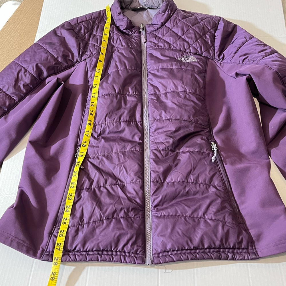 The North Face Puffer Jacket - Picture 11 of 12